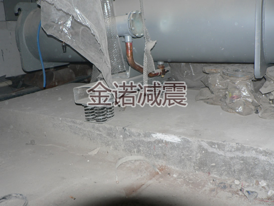 江蘇人民法院JS-S型組合式彈簧減振器安裝實(shí)例